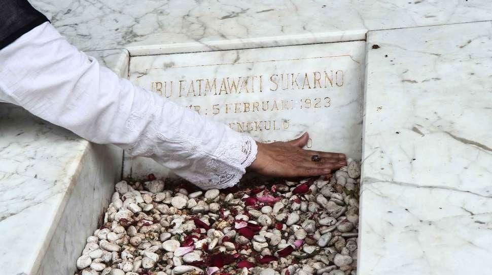 インドネシアの芸術界・政界に衝撃、グルー・スカルノプトラ氏死去