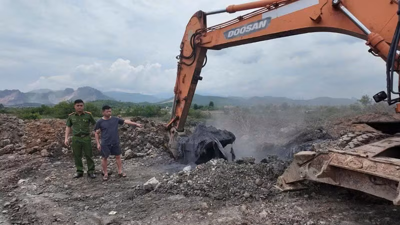 Quang Ninh Uncovers Industrial Waste Dumping Ring