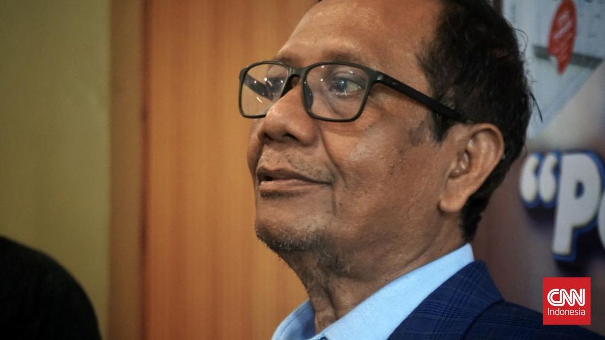 マフッド氏、デモ資金源の公開をプラボウォ大統領に要求