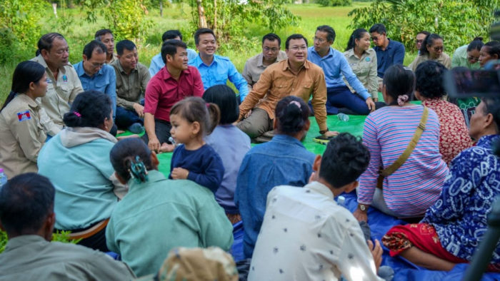 Cambodian Agriculture Minister Meets Farmers in Banteay Meanchey, Hears of Technical Transfer and Challenges
