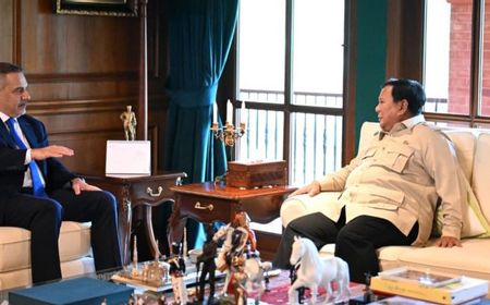 プラボウォ大統領、トルコ外相と会談 中東情勢を協議
