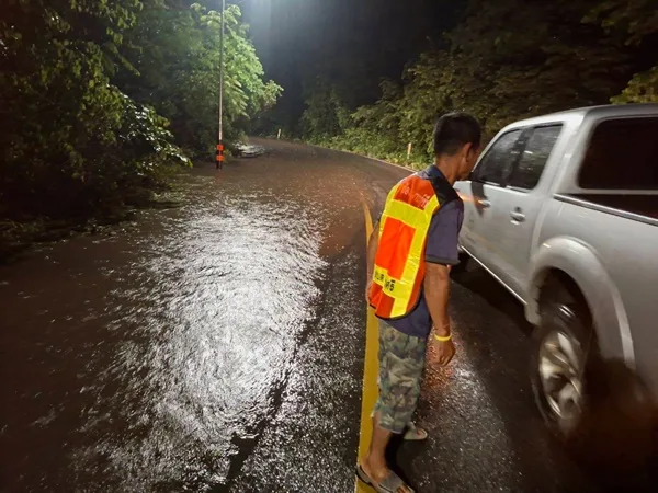ラチャブリ県、豪雨で洪水 3県に影響、当局が早期警報発令
