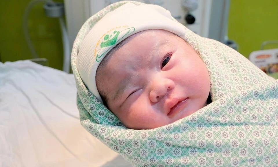 体重140kgの妊婦が無事出産、ハノイ産婦人科病院で高リスク手術が成功
