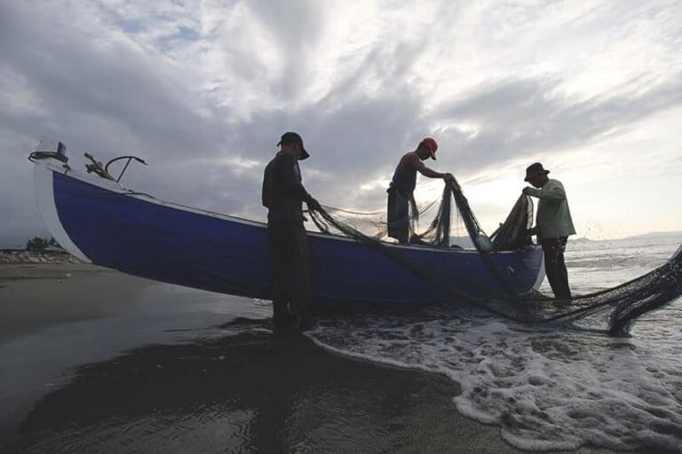 Discarded Fishing Gear Threatens Indonesian Marine Ecosystems
