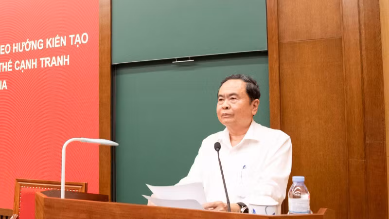 Vietnam National Assembly Chairman Urges New Leadership to Build Development-Oriented Legal System