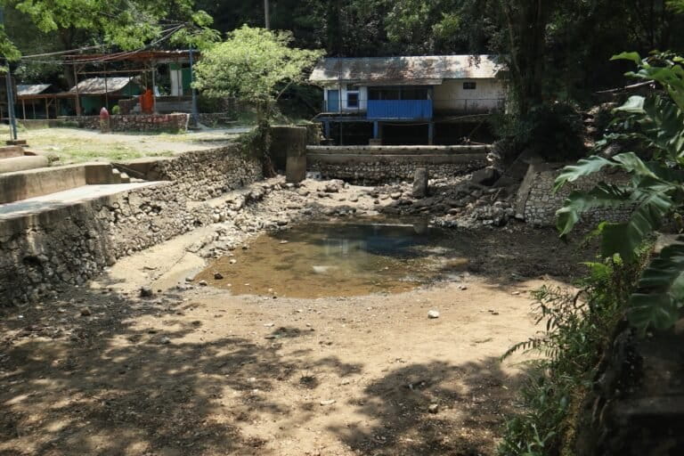 Aceh Besar Faces Dual Crisis as Clean Water Scarcity Hits Residents