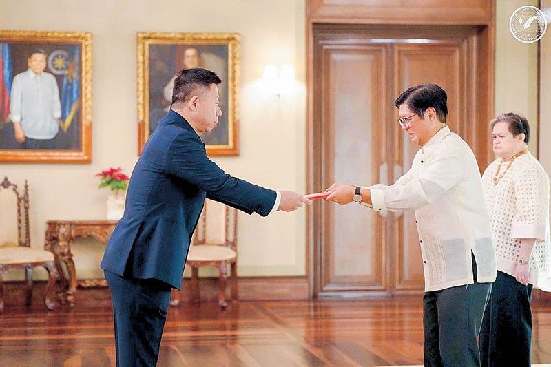 中国大使追放論、フィリピン上院議員がマルコス大統領に迫る