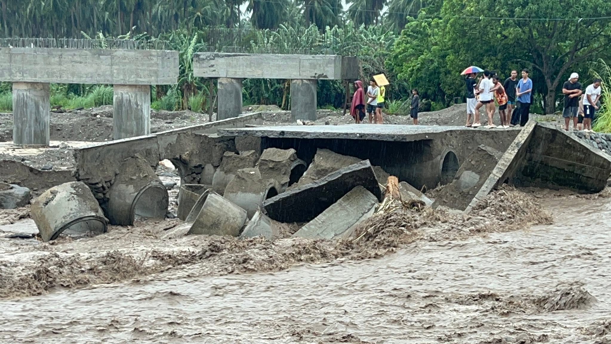 Temporary Bridge Washed Away by Floodwaters in Maguindanao del Norte; Residents Urge Completion of Unfinished Permanent Structure