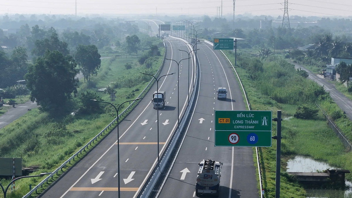 New Highway Connects Vietnam's West and South, Boosting Logistics and Tourism