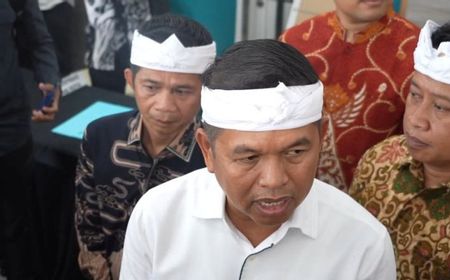 West Java Governor Guarantees Job Transfer, Aid for 1,000 Workers at 5 Closed Lime Mines