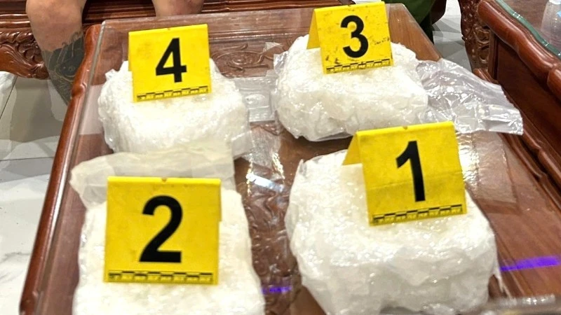 ベトナム中部で大規模麻薬密輸摘発、3人逮捕