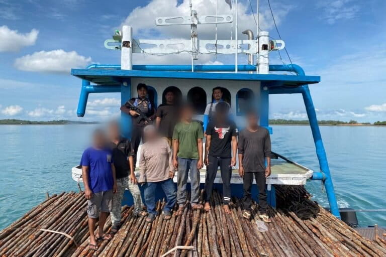 リアウ諸島警察、シンガポールへのマングローブ材密輸を摘発