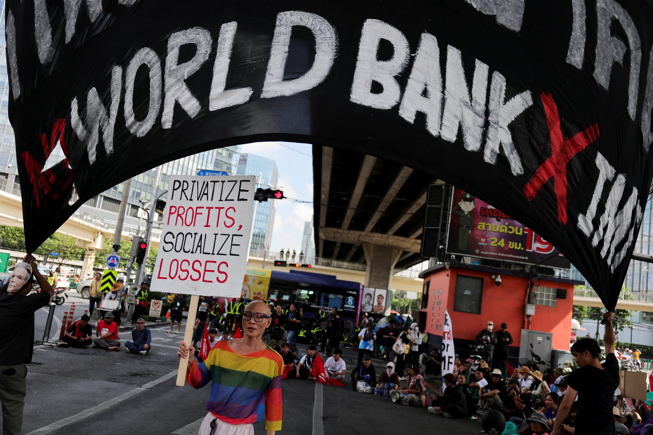 ミャンマー市民社会、新脆弱性戦略下で世界銀行に政権迂回を要求