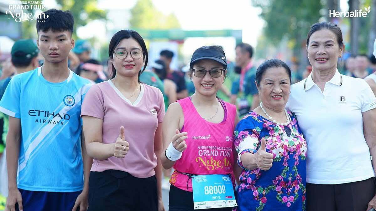 Returning Home After 24 Years, Runner Tuệ An Races on Hometown Paths