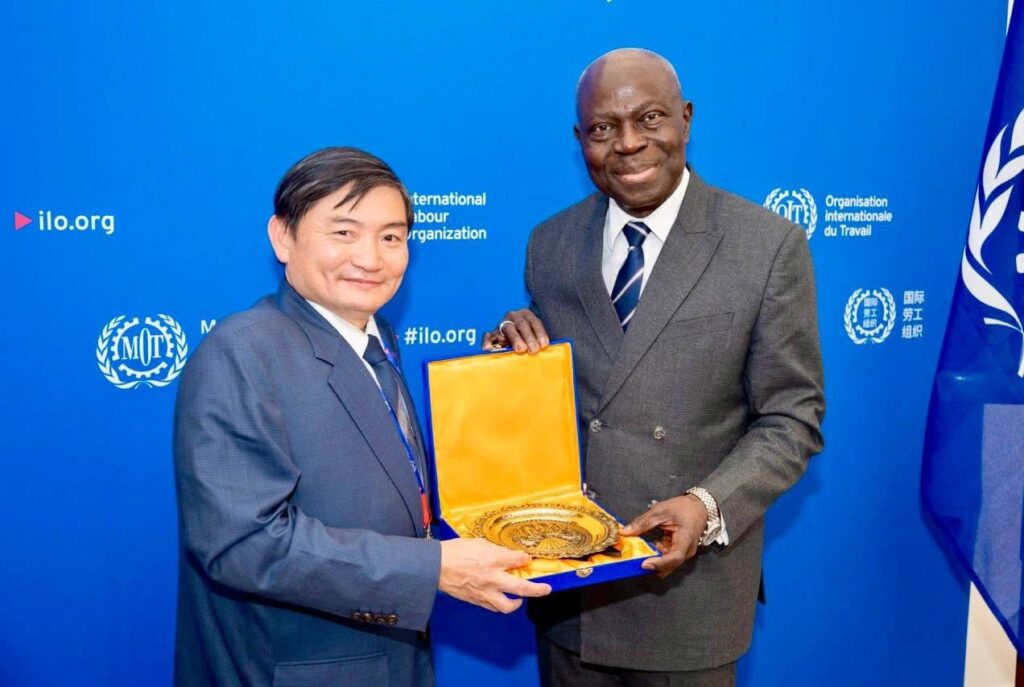 カンボジアとILO、ディーセント・ワーク推進で協力強化