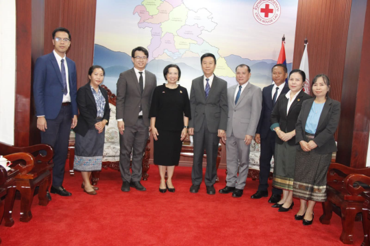 Lao Red Cross President Discusses Strengthening Cooperation with Thai Ambassador