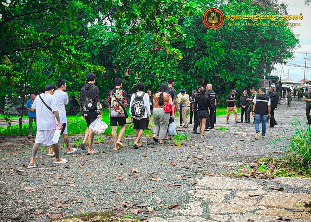 Cambodia Deports 14 Thai Nationals for Online Scams and Other Offenses
