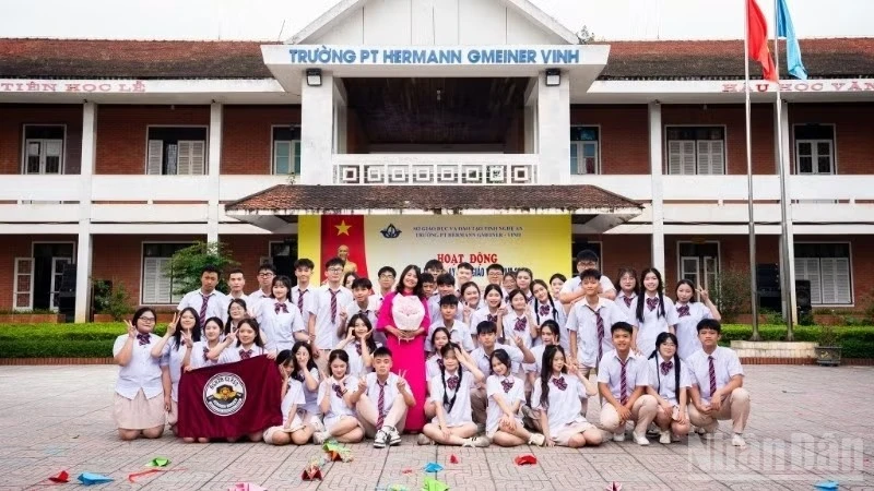 Nghe An Province Establishes School Named After First Minister of Public Security