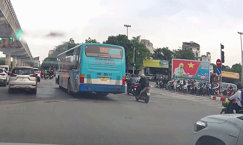 Vietnam: Momentary Inattention Leads to Tragedy, Highlighting Traffic Safety Challenges