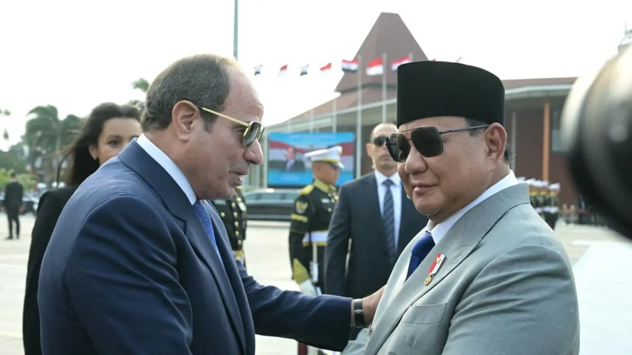 Prabowo Sees Off Egyptian President El-Sisi's Departure from Indonesia
