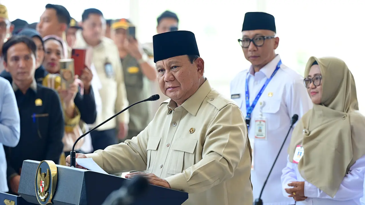 プラボウォ大統領、経済成長と国民の貧困増加の乖離に警鐘