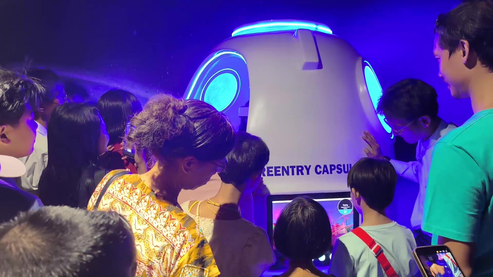 More than 200,000 visitors to the Space Museum (Rangoon).