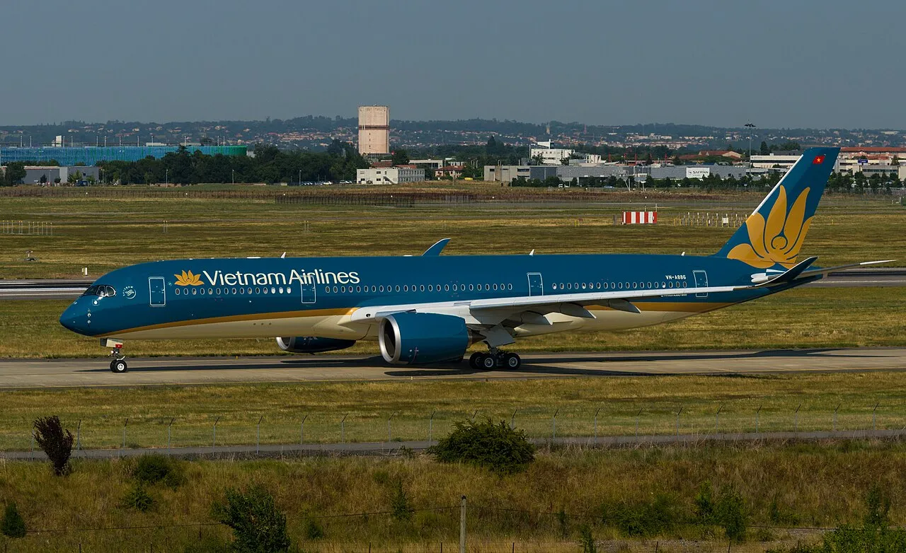 UK Air Traffic Control Glitch Causes Delays and Disruptions for Vietnam Flights