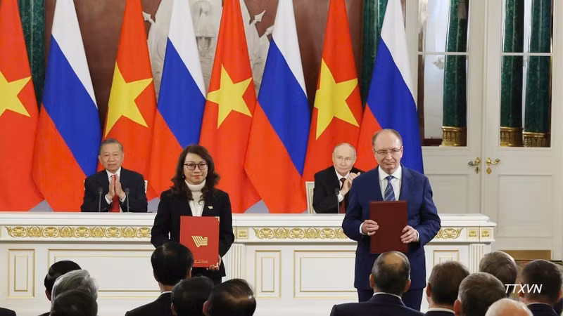 Vietnam and Russia Sign Cooperation Documents, Strengthening Economic and Strategic Ties