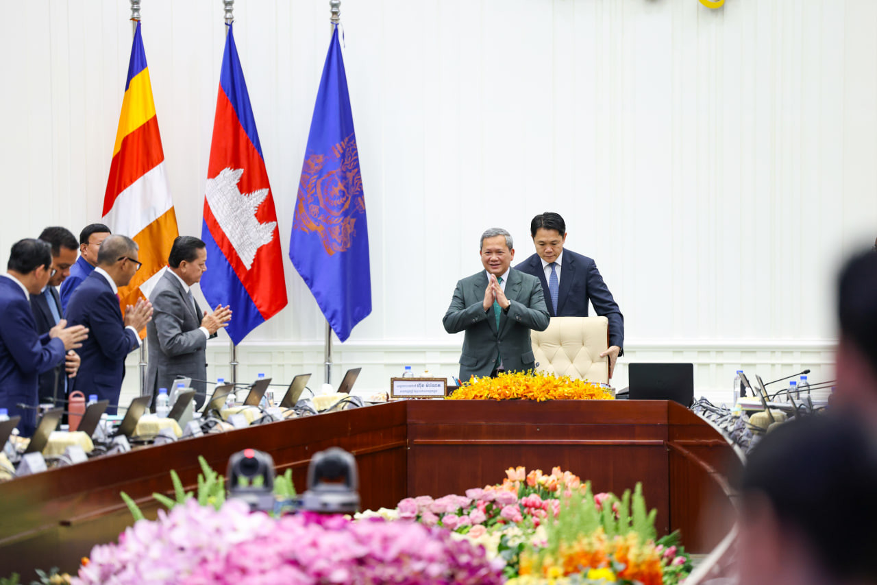 PM Hun Manet Leads Cabinet Meeting, Discusses Macroeconomy, Finance, ASEAN Trade Pact