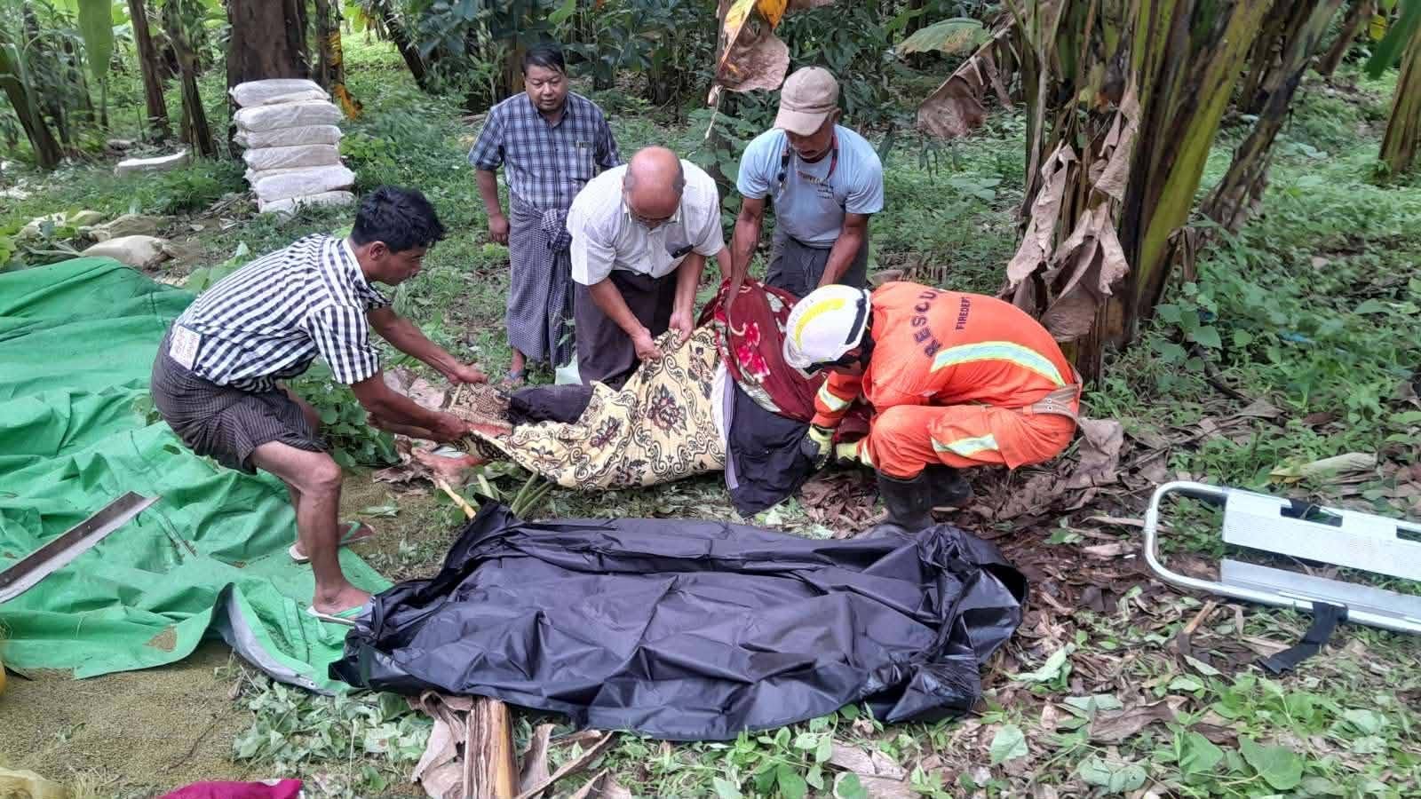 A truck overturned in Wetphyu Yay (Lower) village, Kalaw Township, Shan State, and the driver died.