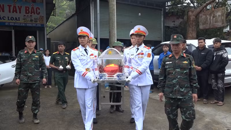 Fallen Soldiers Return Home After 70 Years from Pha Din Pass