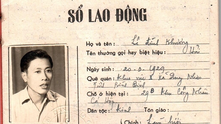 Gold Ring Returns to Official After 60 Years, Connecting Vietnam's Wartime Memories