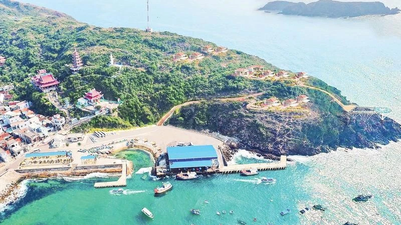 Nhon Ly Fishing Port: Transforming into a Marine Tourism Hub
