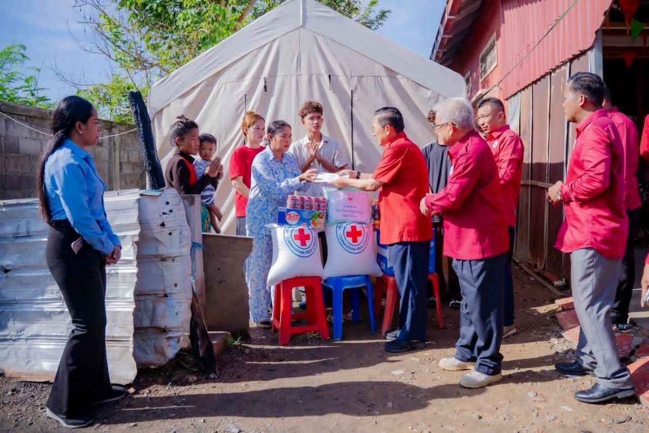 Battambang Province Distributes Humanitarian Aid to Most Vulnerable Residents