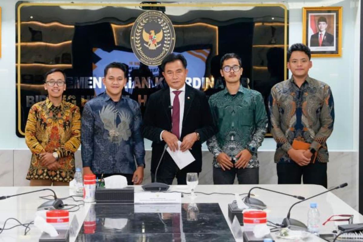 Student Board Demands Minister Mahendra to Relay to Prabowo Regarding University Governance