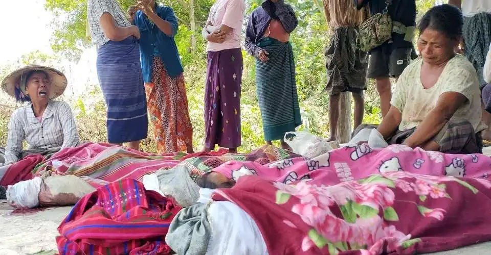 ミャンマー軍事政権による先週の空爆で少なくとも15人の市民が死亡