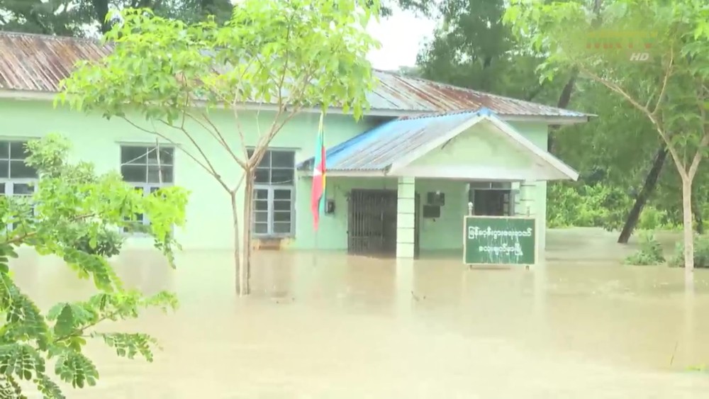 River Embankment Breached : Flood rescue operations underway in Laymyethna Township