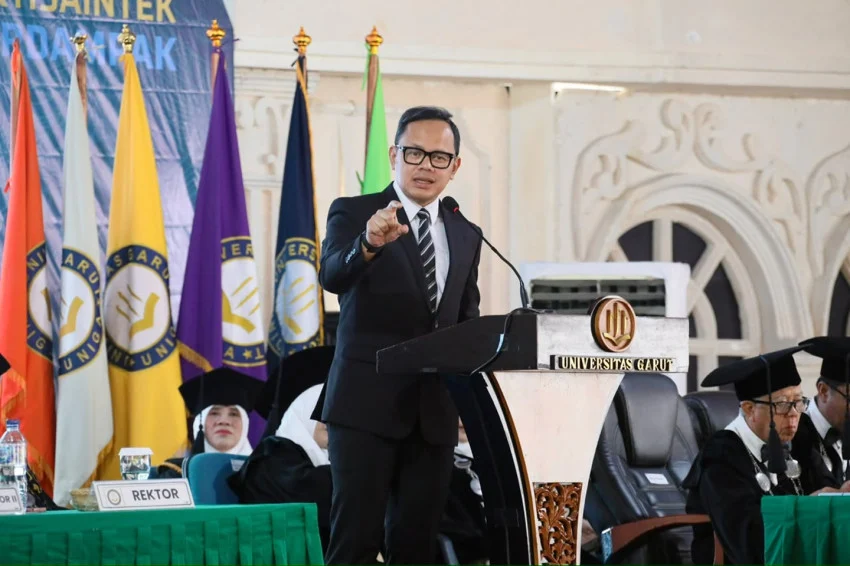 Indonesia Faces 'Last Chance' to Leverage Demographic Bonus for Developed Nation Status