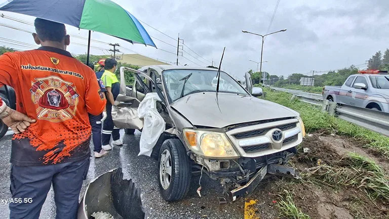 Tragedy on Thailand's Mittraphap Road: Grandfather Dies, Grandmother and Granddaughter Critically Injured in Heavy Rain Accident