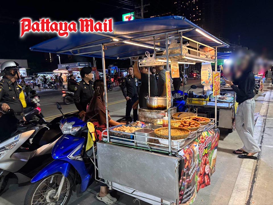 Pattaya Officials Crack Down on Unauthorized Vendors on Jomtien Beach