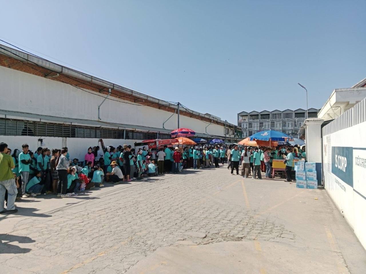 Over 2,000 Workers Strike at Bag Factory, Protest Against Korean Manager