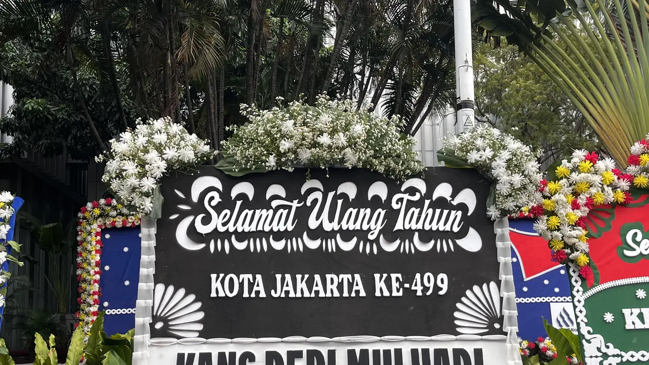 West Java Governor's Wreath Stands Out at Jakarta's 499th Anniversary