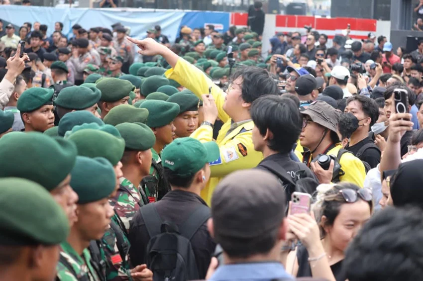 Indonesian MP Criticizes Militia Involvement in Student Protest Security, Citing Conflict Risk