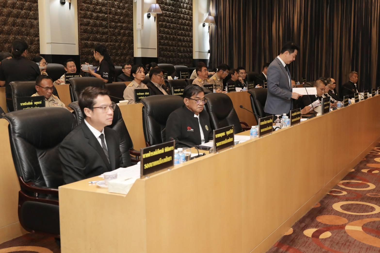 Pattaya City Council Pushes Forward on Boundaries, Piers, Traffic, and Public Services