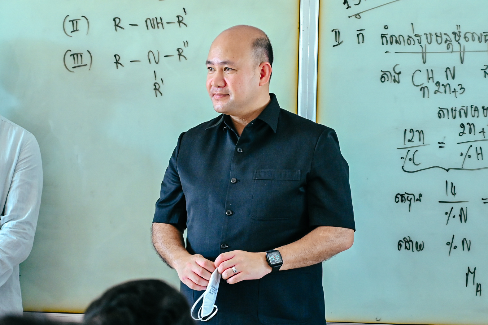 Hun Many Praises, Expresses Deep Gratitude to Volunteer Teachers