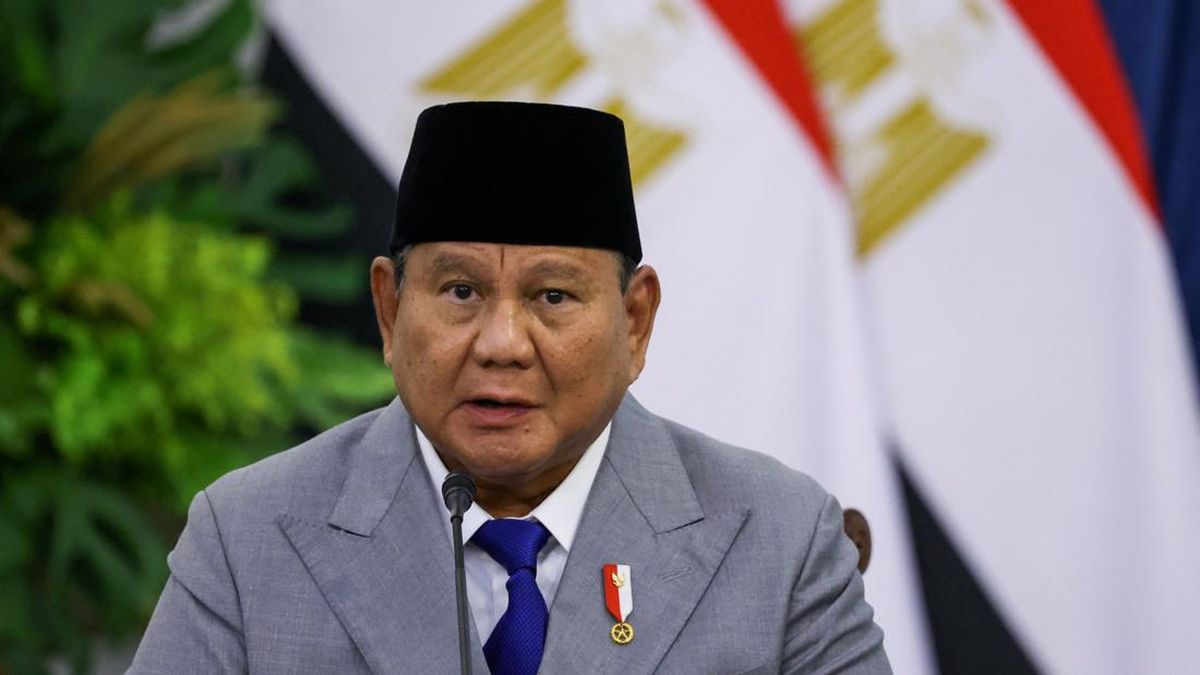プラボウォ大統領、ボゴール宮殿で閣僚と会合 新内閣の結束図る