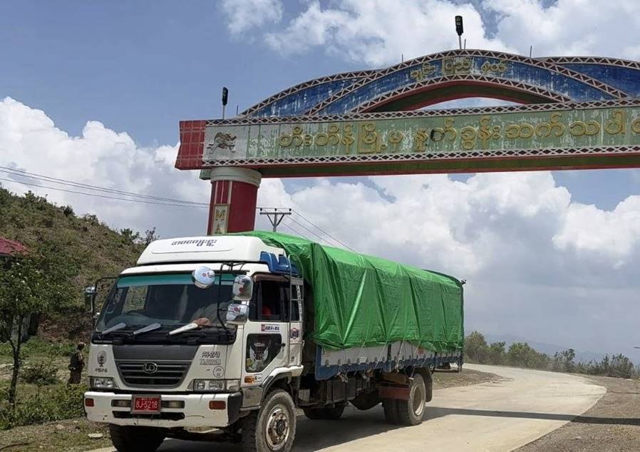 チン州テッティン市へ復興資材と生活必需品、カレイェから車両で追加輸送