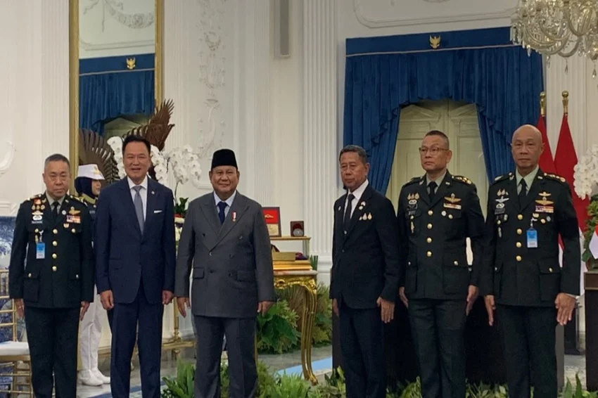 Thai Military Bestows Honor on Indonesian Defense Minister Prabowo
