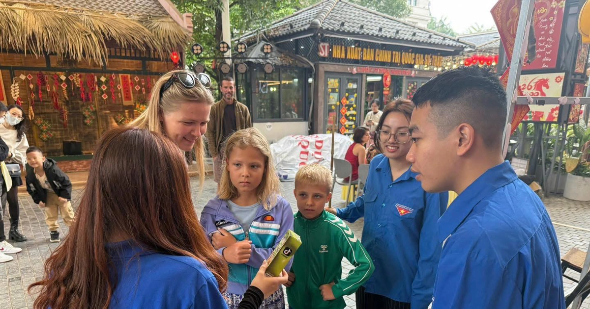 Hanoi Tourism Surges in February, Targets 36 Million Visitors by 2026, Bolstered by Traditional Culture