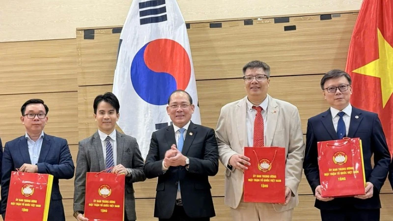 Vietnam-South Korea People-to-People Ties Boosted, Connecting Vietnamese Business, Expert, and Intellectual Communities in South Korea